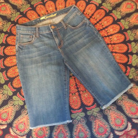 Old Navy "Sweetheart" Knee Length Jeans sz 0 NWOT - Picture 1 of 6